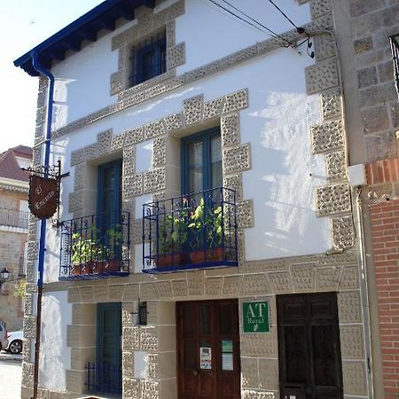 El Encanto De Miraflores 미라플로레스 데 라 시에라 외부 사진